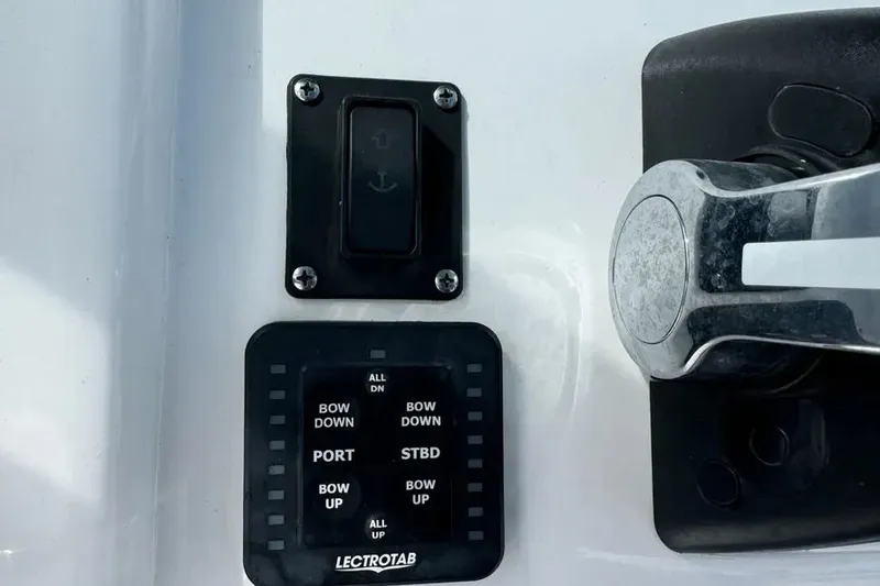 Slide: The Image of 2020 Sportsman Open 252 Center Console 10 - 10