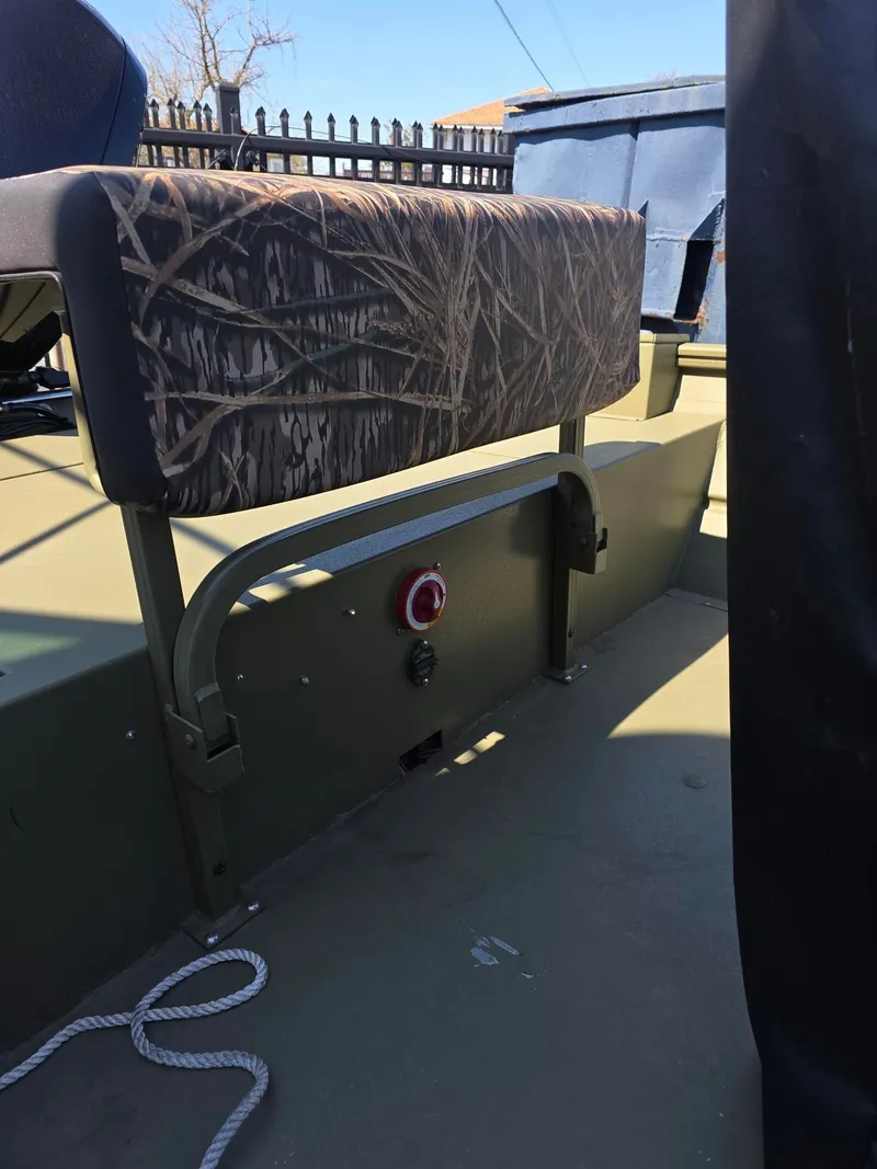 Slide: The Image of Lund Predator 2070 CC 2024 - 11