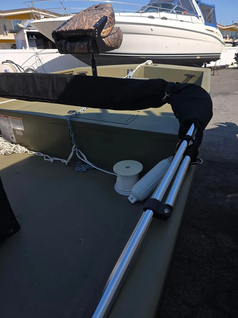 Slide: The Image of Lund Predator 2070 CC 2024 - 13