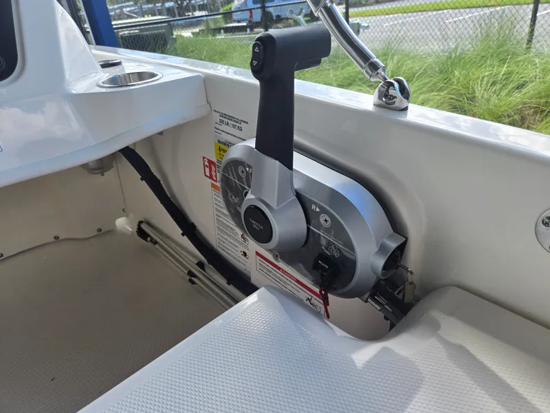 Slide: The Image of Boston Whaler 130 Super Sport 2027 - 6
