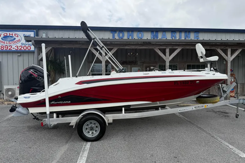 The Image of 2023 Hurricane SunDeck Sport 185 OB boat on trailer at Toho Marine. - 1