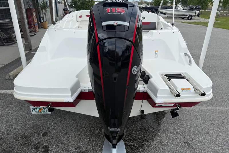 Slide: The Image of 2023 Hurricane SunDeck Sport 185 OB boat with Mercury 115 outboard motor. - 4