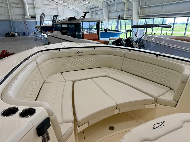 Slide: The Image of Scout 330 LXF 2027 - 27
