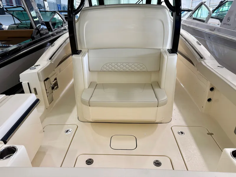 Slide: The Image of Scout 330 LXF 2027 - 32