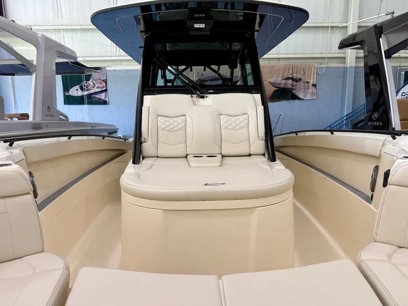 Slide: The Image of Scout 330 LXF 2027 - 22