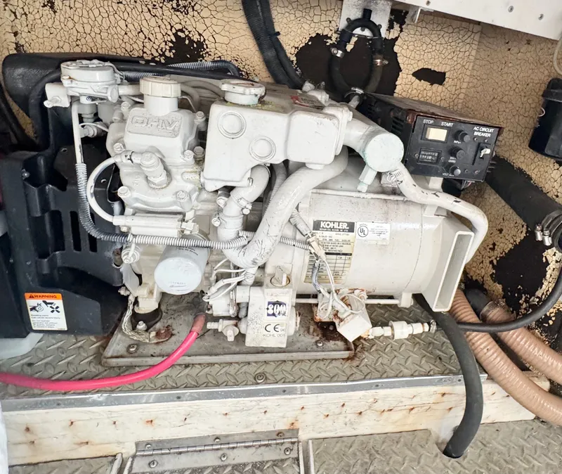Slide: The Image of Kohler generator in a 2004 Formula 37 Performance Cruiser. - 44