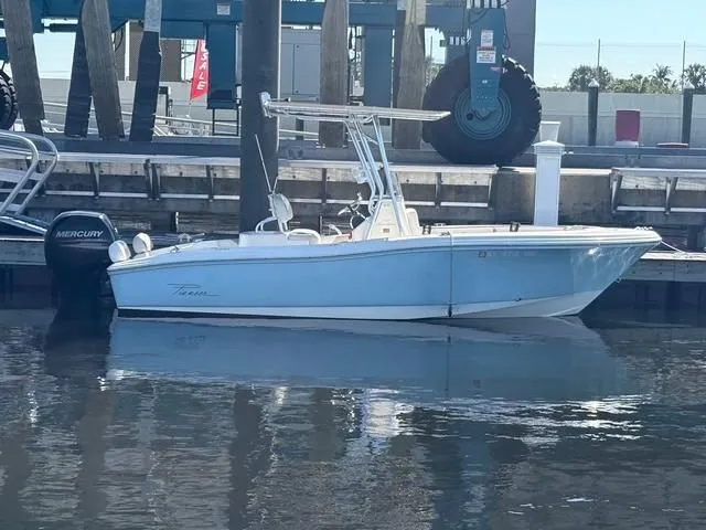 Slide: The Image of Pioneer 197 Sportfish 2015 - 10