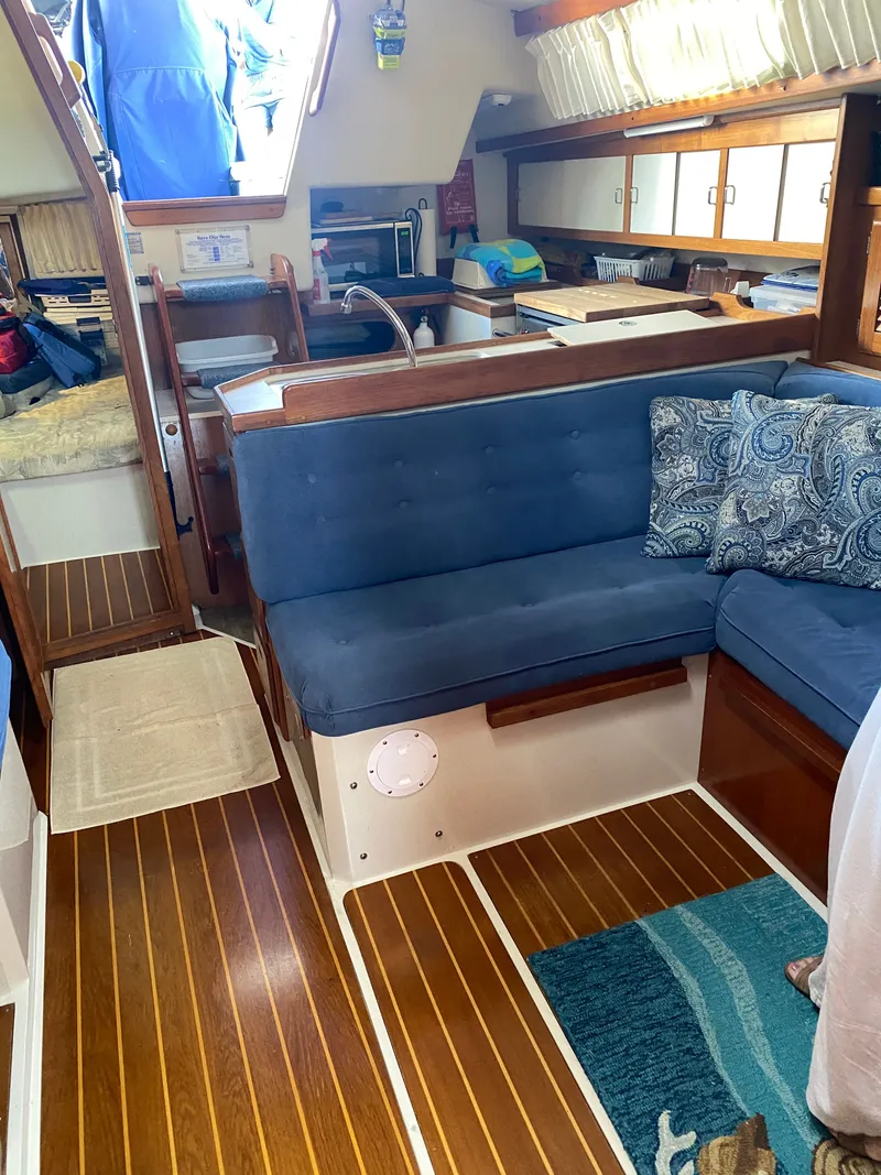 Slide: The Image of Catalina 36 1993 - 13