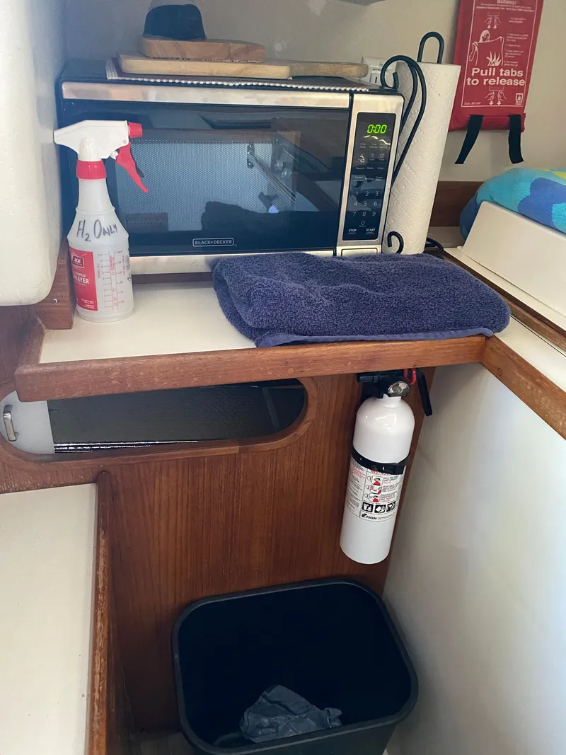 Slide: The Image of Catalina 36 1993 - 16