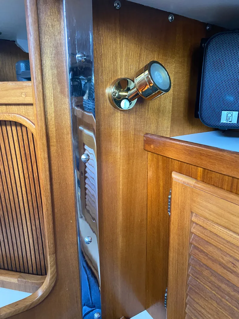 Slide: The Image of Catalina 36 1993 - 18