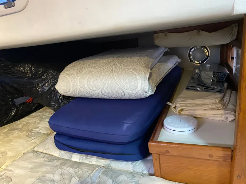 Slide: The Image of Catalina 36 1993 - 25