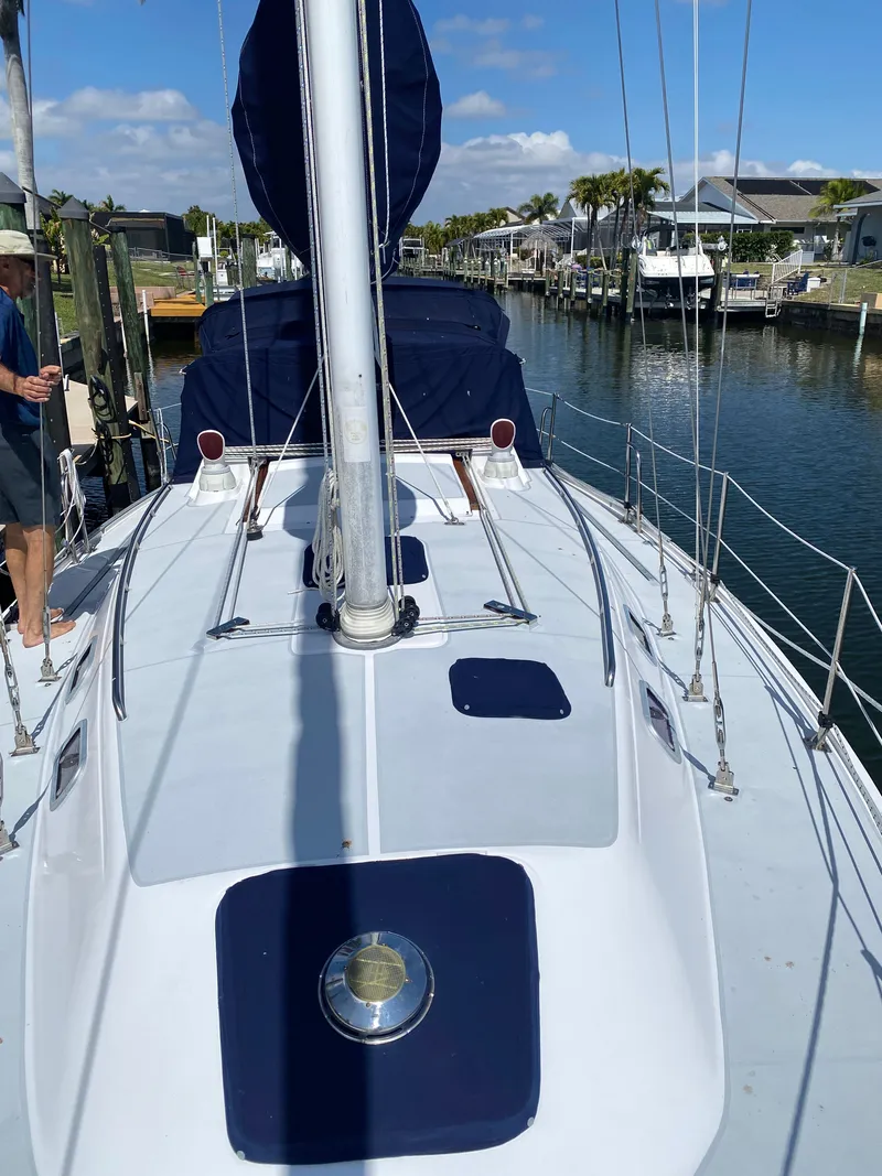 Slide: The Image of Catalina 36 1993 - 3