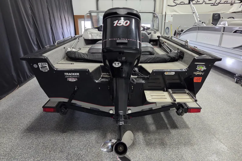 Slide: The Image of 2010 Tracker Targa V-18 WT boat with 150 HP engine in showroom. - 4