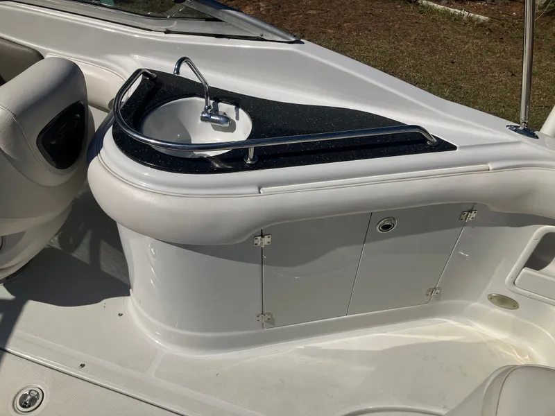 Slide: The Image of Crownline Boats 240 EX 2005 - 12