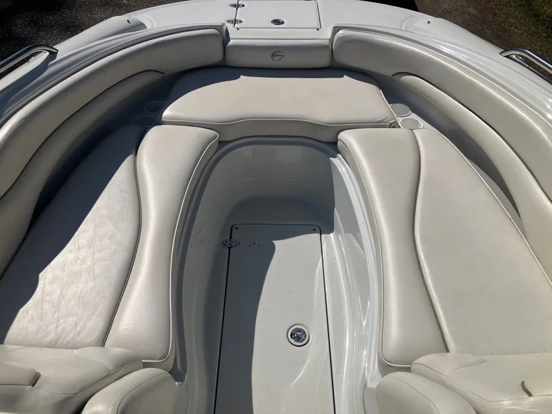 Slide: The Image of Crownline Boats 240 EX 2005 - 18