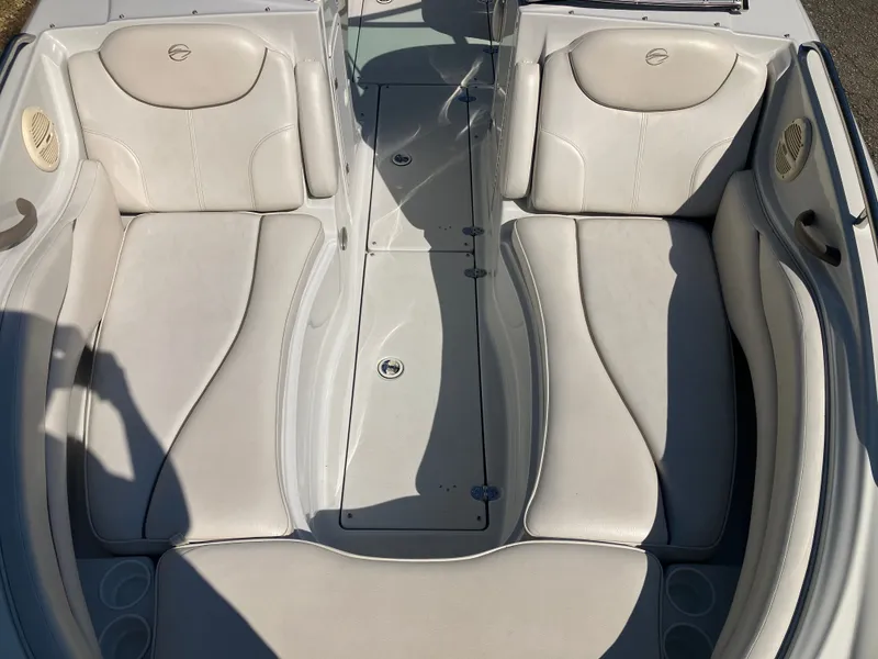 Slide: The Image of Crownline Boats 240 EX 2005 - 21