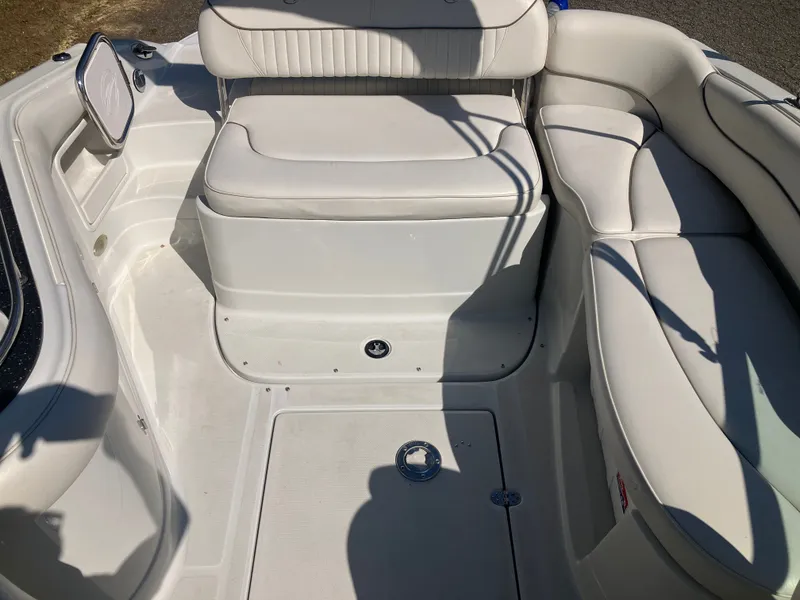 Slide: The Image of Crownline Boats 240 EX 2005 - 23