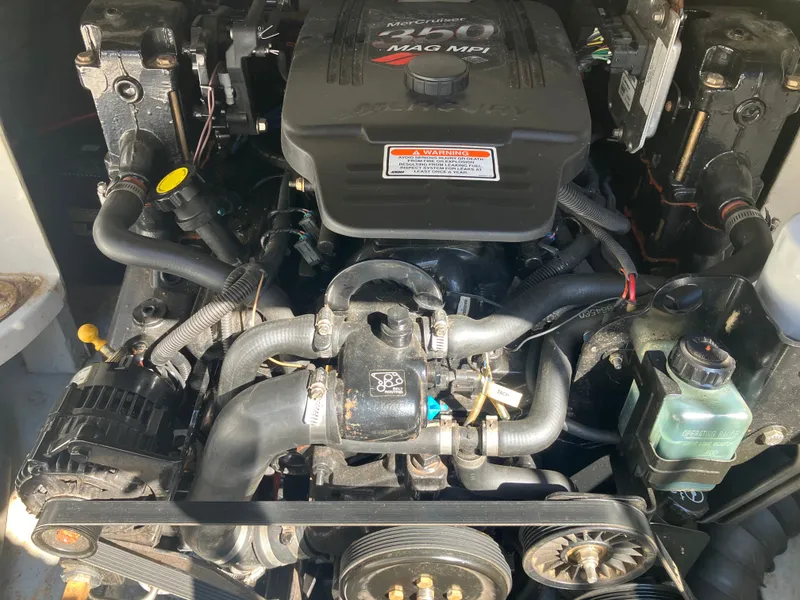 Slide: The Image of Crownline Boats 240 EX 2005 - 24