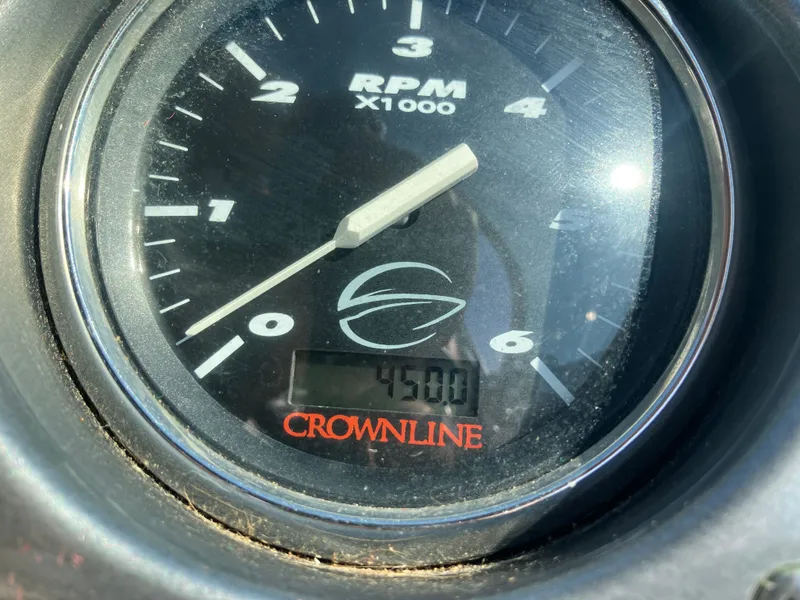 Slide: The Image of Crownline Boats 240 EX 2005 - 26