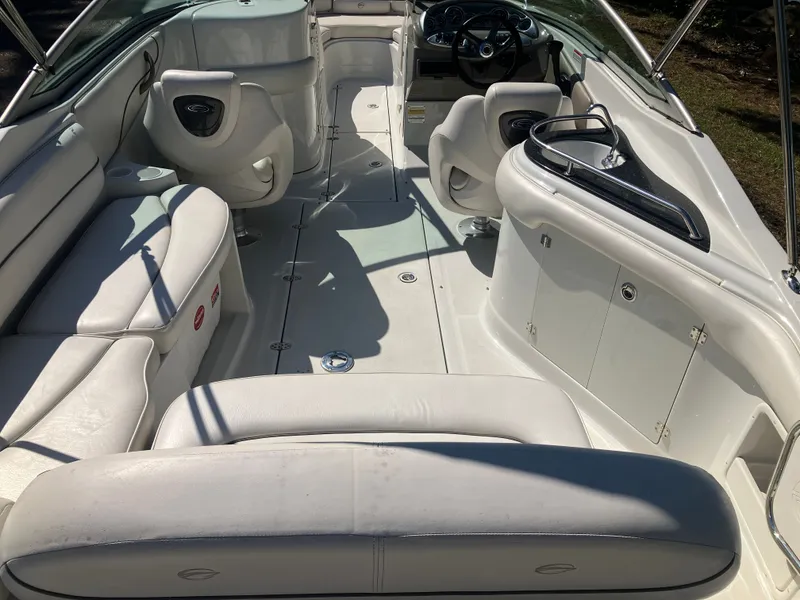 Slide: The Image of Crownline Boats 240 EX 2005 - 9
