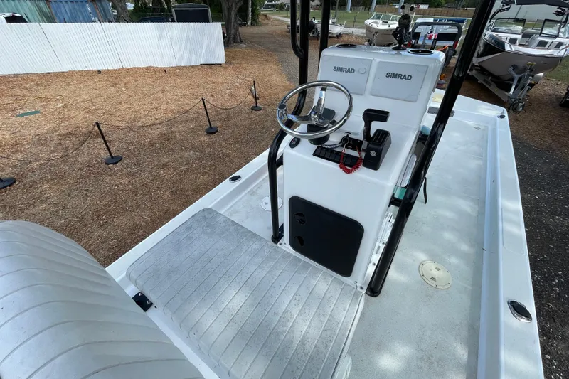 Slide: The Image of 1993 Hurricane FunDeck 196 FF boat interior with steering console and seating. - 7