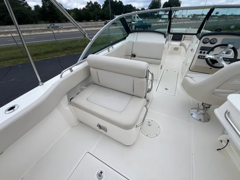 Slide: The Image of Boston Whaler 230 VANTAGE 2013 - 17