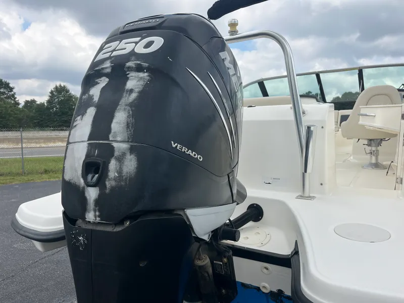 Slide: The Image of Boston Whaler 230 VANTAGE 2013 - 8