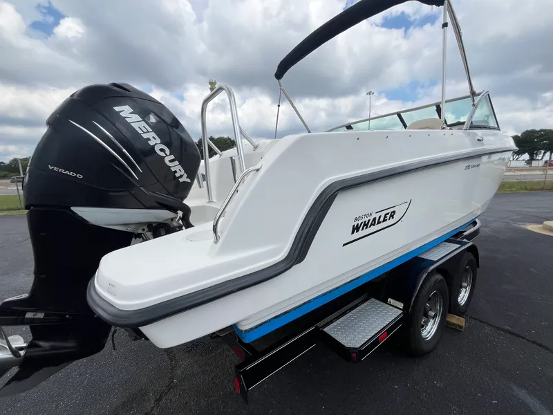 Slide: The Image of Boston Whaler 230 VANTAGE 2013 - 11