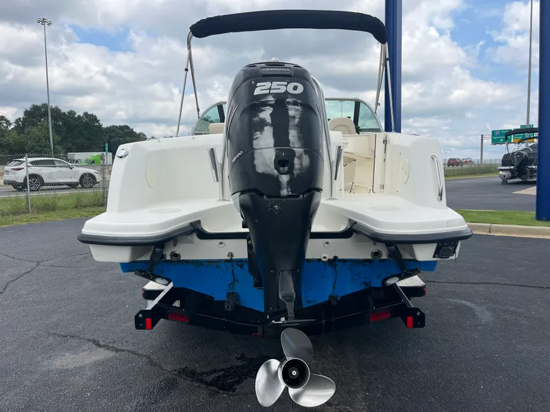 Slide: The Image of Boston Whaler 230 VANTAGE 2013 - 6