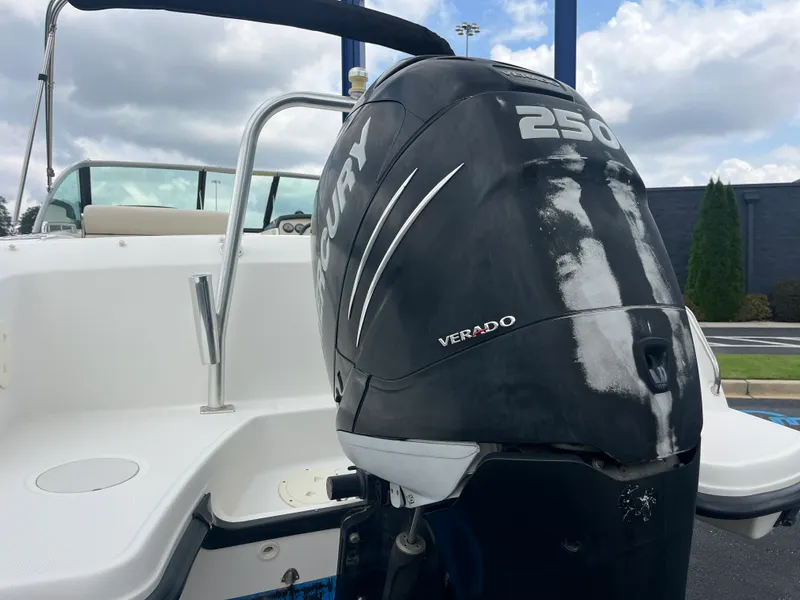 Slide: The Image of Boston Whaler 230 VANTAGE 2013 - 7