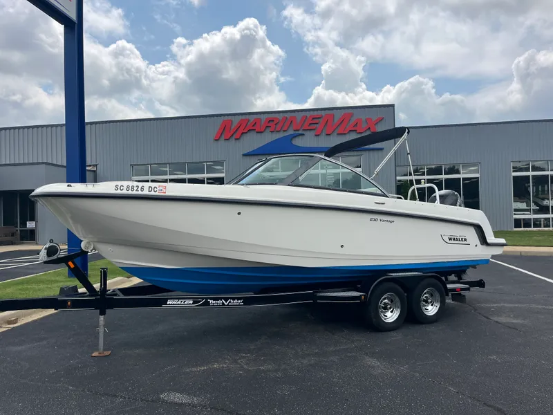 The Image of Boston Whaler 230 VANTAGE 2013 - 0
