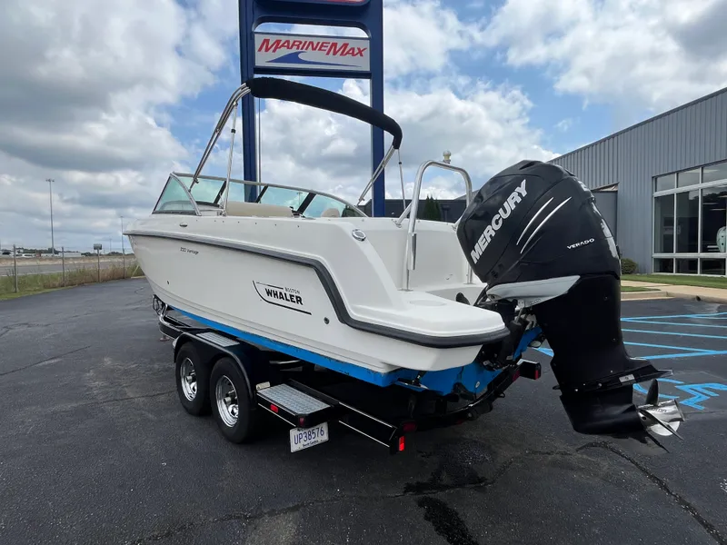 Slide: The Image of Boston Whaler 230 VANTAGE 2013 - 9
