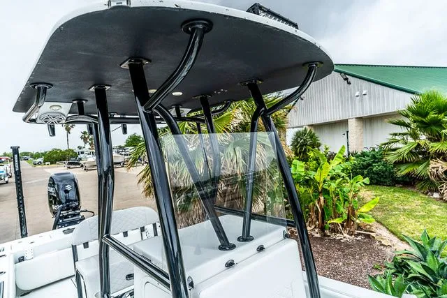 Slide: The Image of Andros 26 Tarpon 2021 - 11