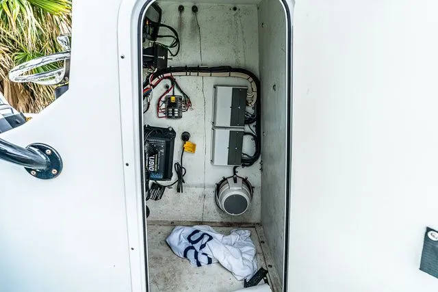 Slide: The Image of Andros 26 Tarpon 2021 - 12