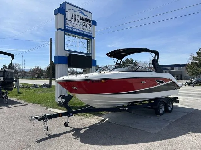 The Image of Sea Ray SLX 230 2019 - 1