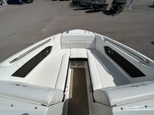 Slide: The Image of Sea Ray SLX 230 2019 - 24