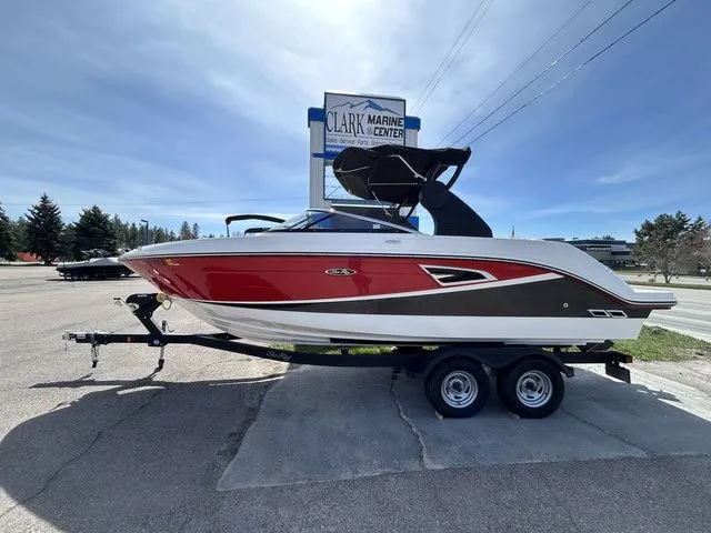 Slide: The Image of Sea Ray SLX 230 2019 - 3