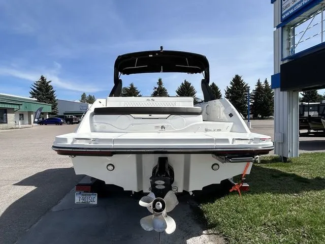 Slide: The Image of Sea Ray SLX 230 2019 - 4