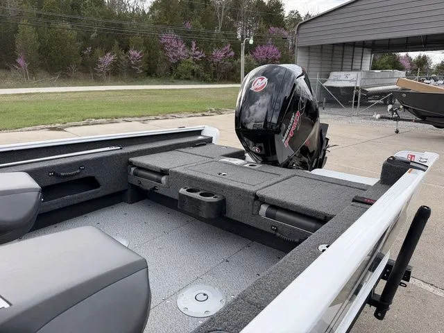 Slide: The Image of Lund 1775 Adventure Sport 2026 - 9