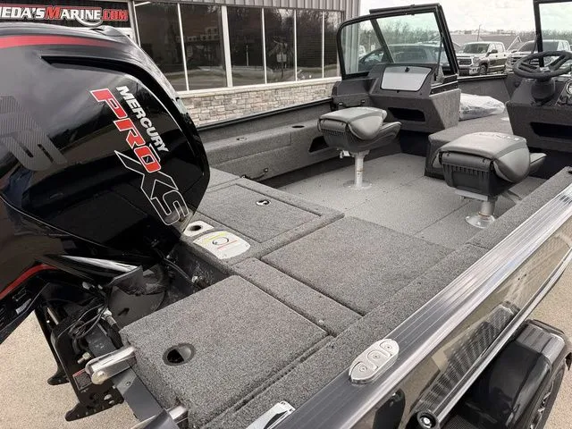 Slide: The Image of Lund 1775 Adventure Sport 2026 - 4