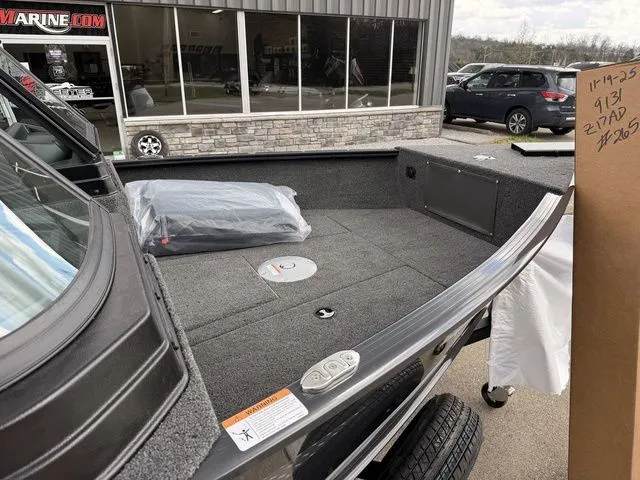 Slide: The Image of Lund 1775 Adventure Sport 2026 - 7