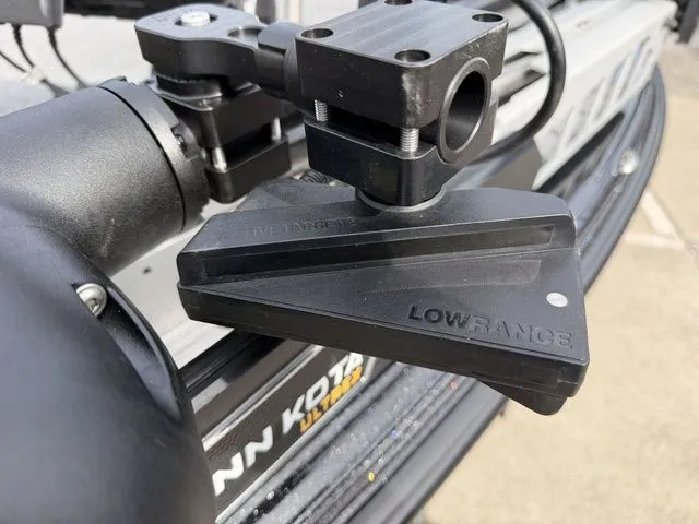 Slide: The Image of Phoenix Bass Boat 921 Elite 2023 - 11