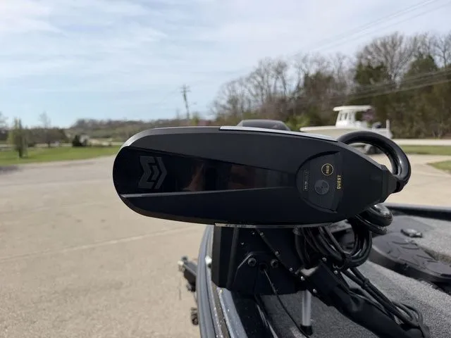 Slide: The Image of Phoenix Bass Boat 921 Elite 2023 - 12