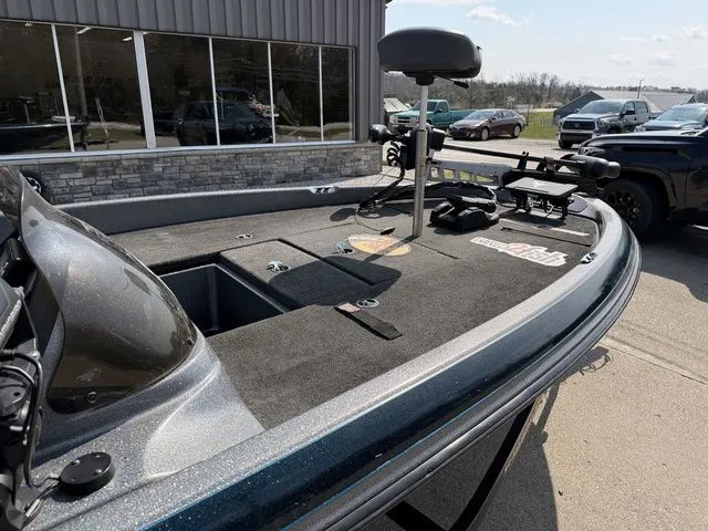 Slide: The Image of Ranger 185 VS 2004 - 7