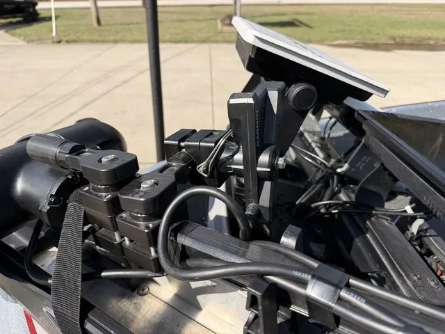 Slide: The Image of Skeeter FXR21 PRO 2024 - 11