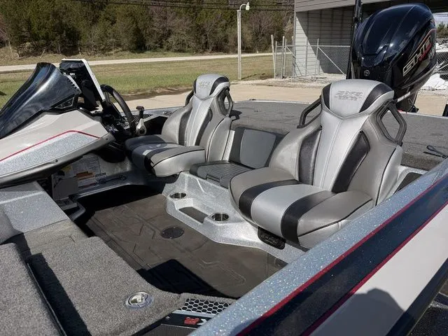 Slide: The Image of Skeeter FXR21 PRO 2024 - 13