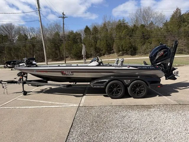 Slide: The Image of Skeeter FXR21 PRO 2024 - 16