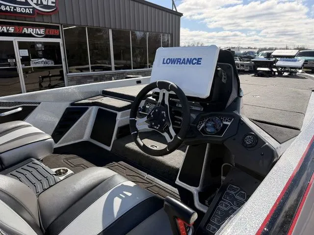 Slide: The Image of Skeeter FXR21 PRO 2024 - 6