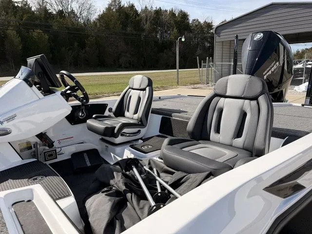 Slide: The Image of Ikon LX21 2024 - 14