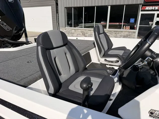 Slide: The Image of Ikon LX21 2024 - 7